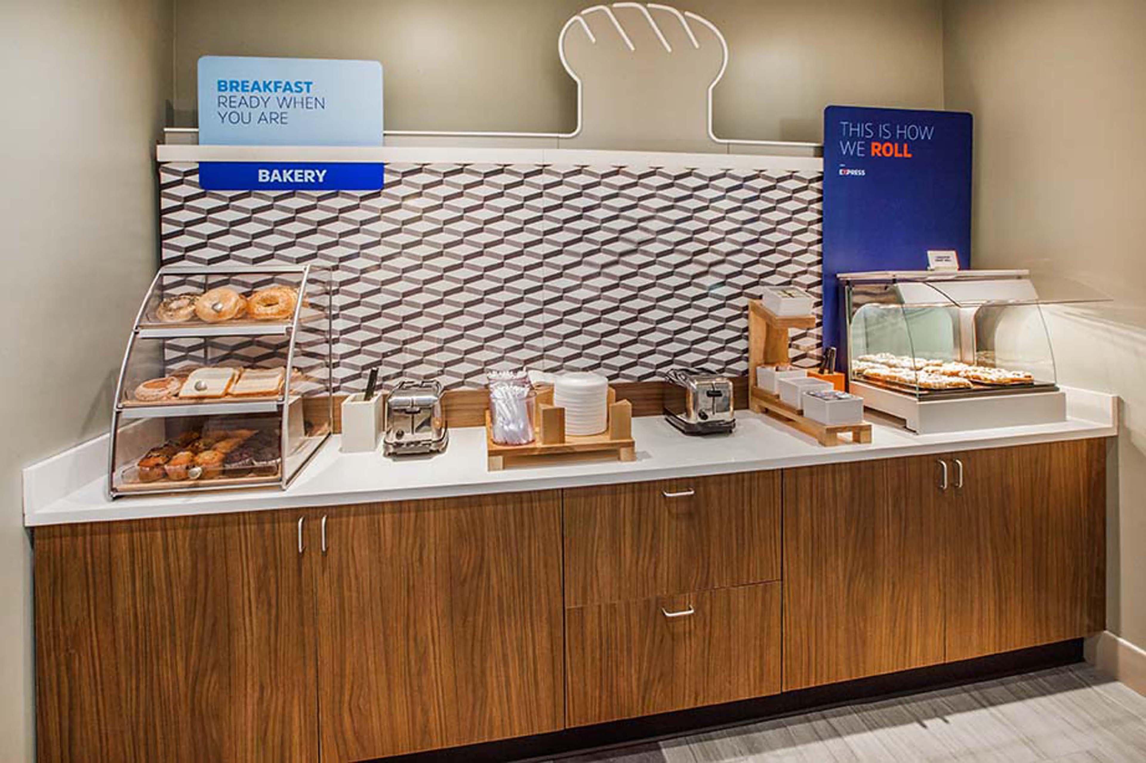 Holiday Inn Express Hotel & Suites Raleigh North - Wake Forest By Ihg Eksteriør billede