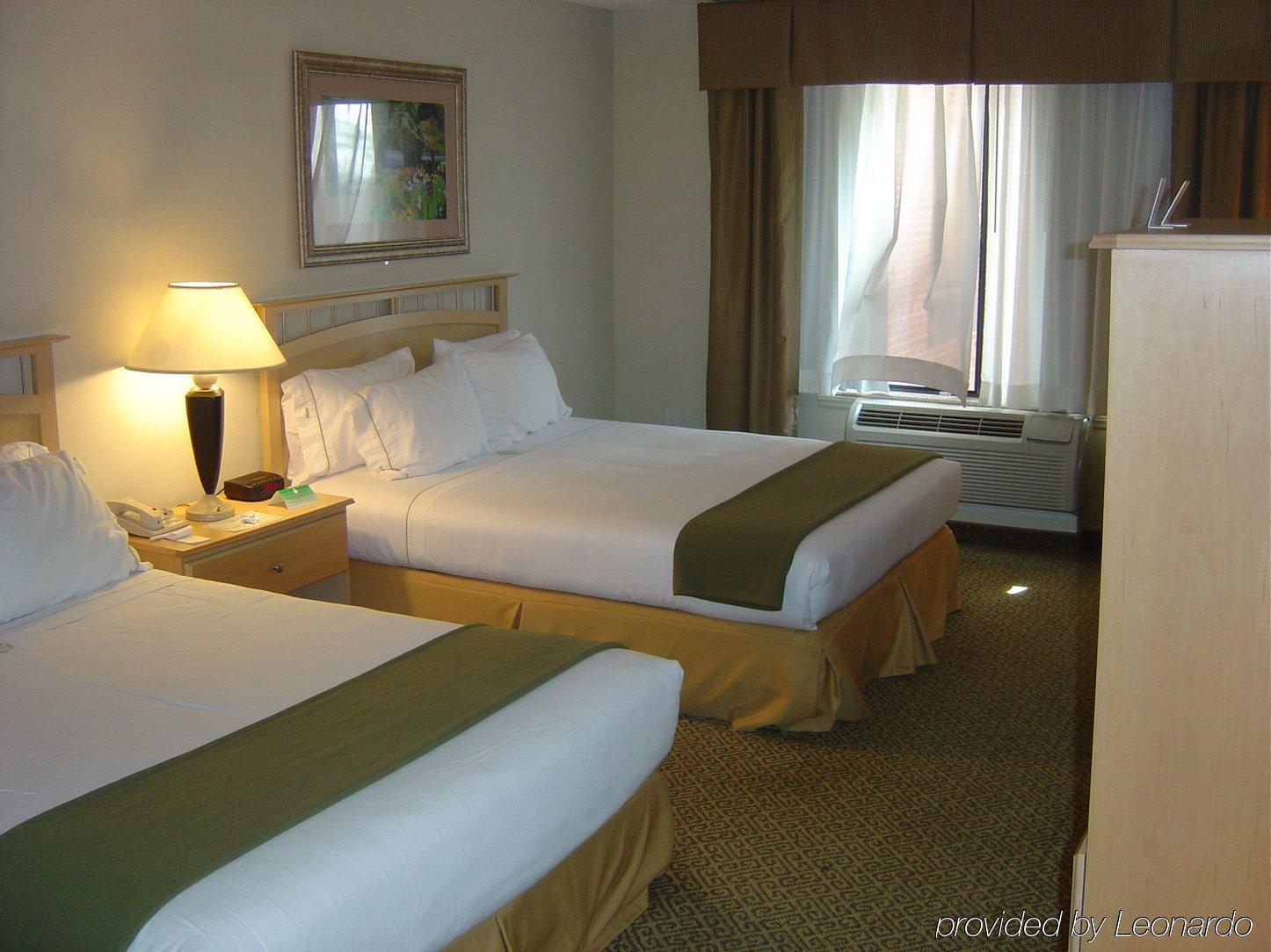 Holiday Inn Express Hotel & Suites Raleigh North - Wake Forest By Ihg Eksteriør billede