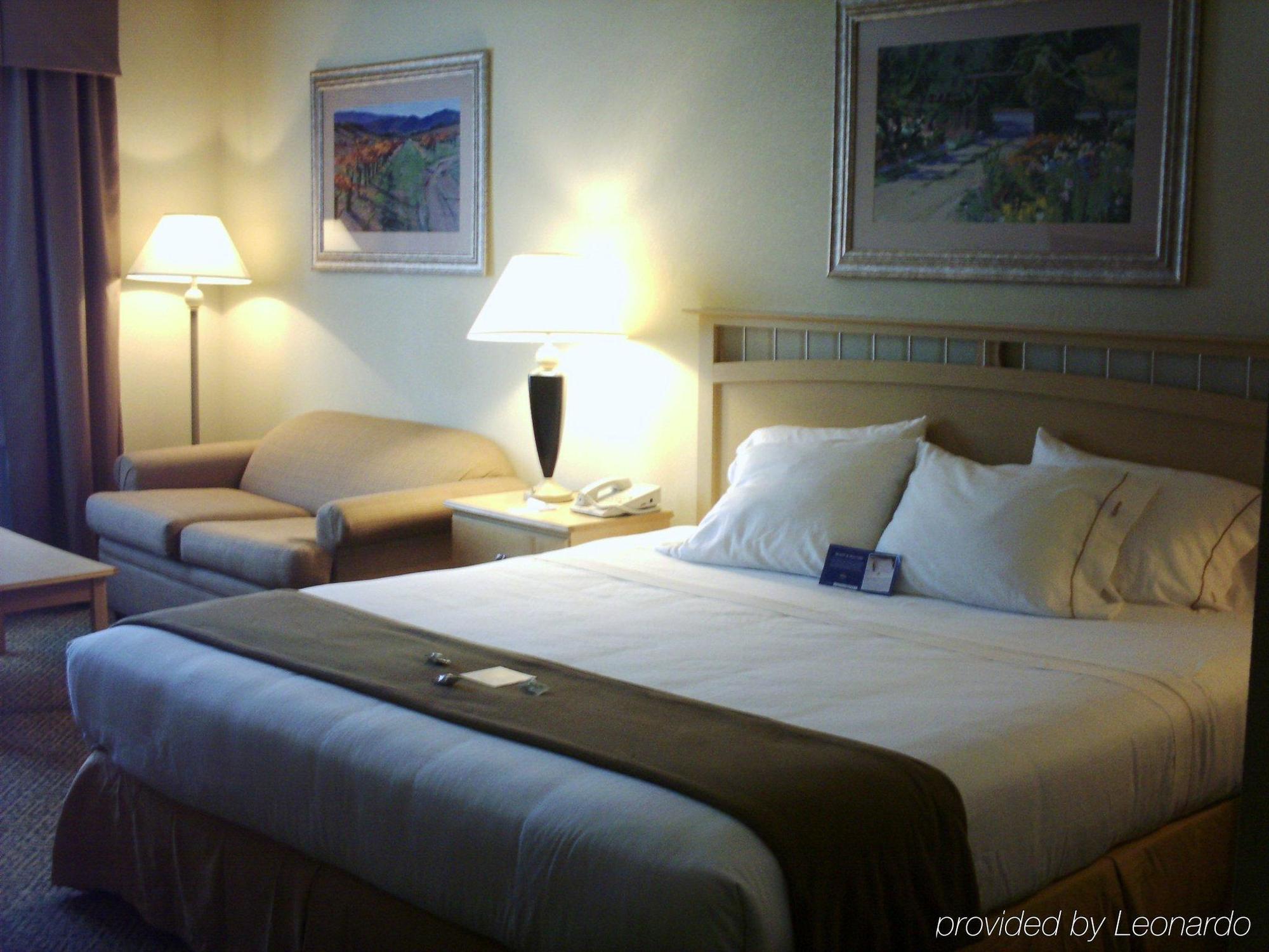 Holiday Inn Express Hotel & Suites Raleigh North - Wake Forest By Ihg Værelse billede
